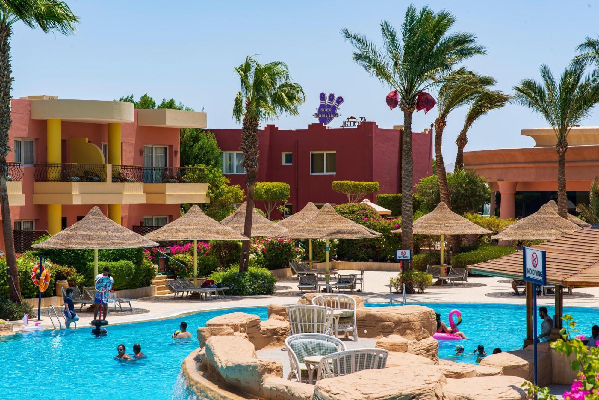 โรงแรมเซียรา ชาร์มเอลชีค ภายนอก รูปภาพ A resort in Hurghada