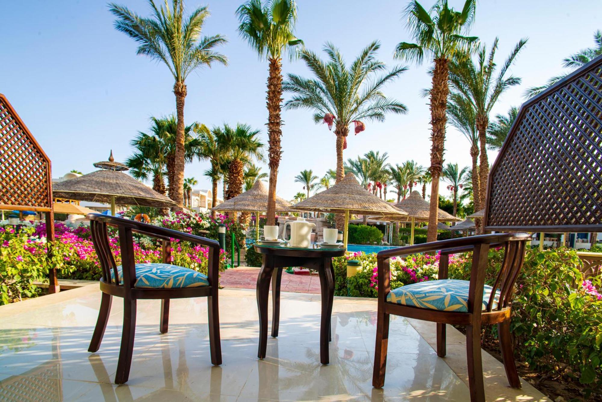 โรงแรมเซียรา ชาร์มเอลชีค ภายนอก รูปภาพ The resort's pool area