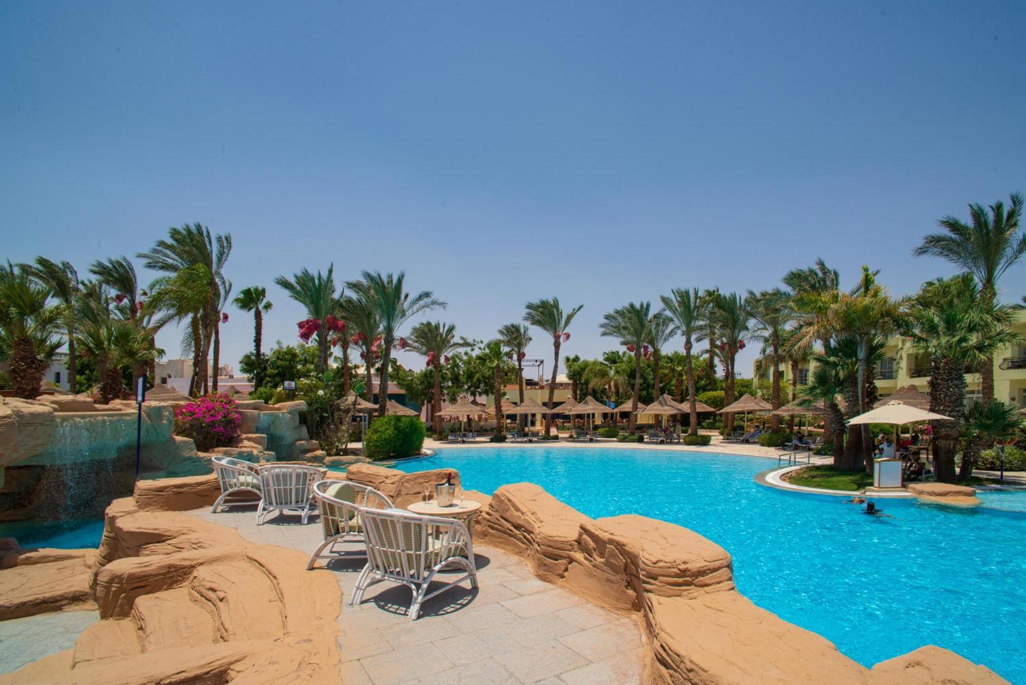 โรงแรมเซียรา ชาร์มเอลชีค ภายนอก รูปภาพ The pool at the Hilton Taba