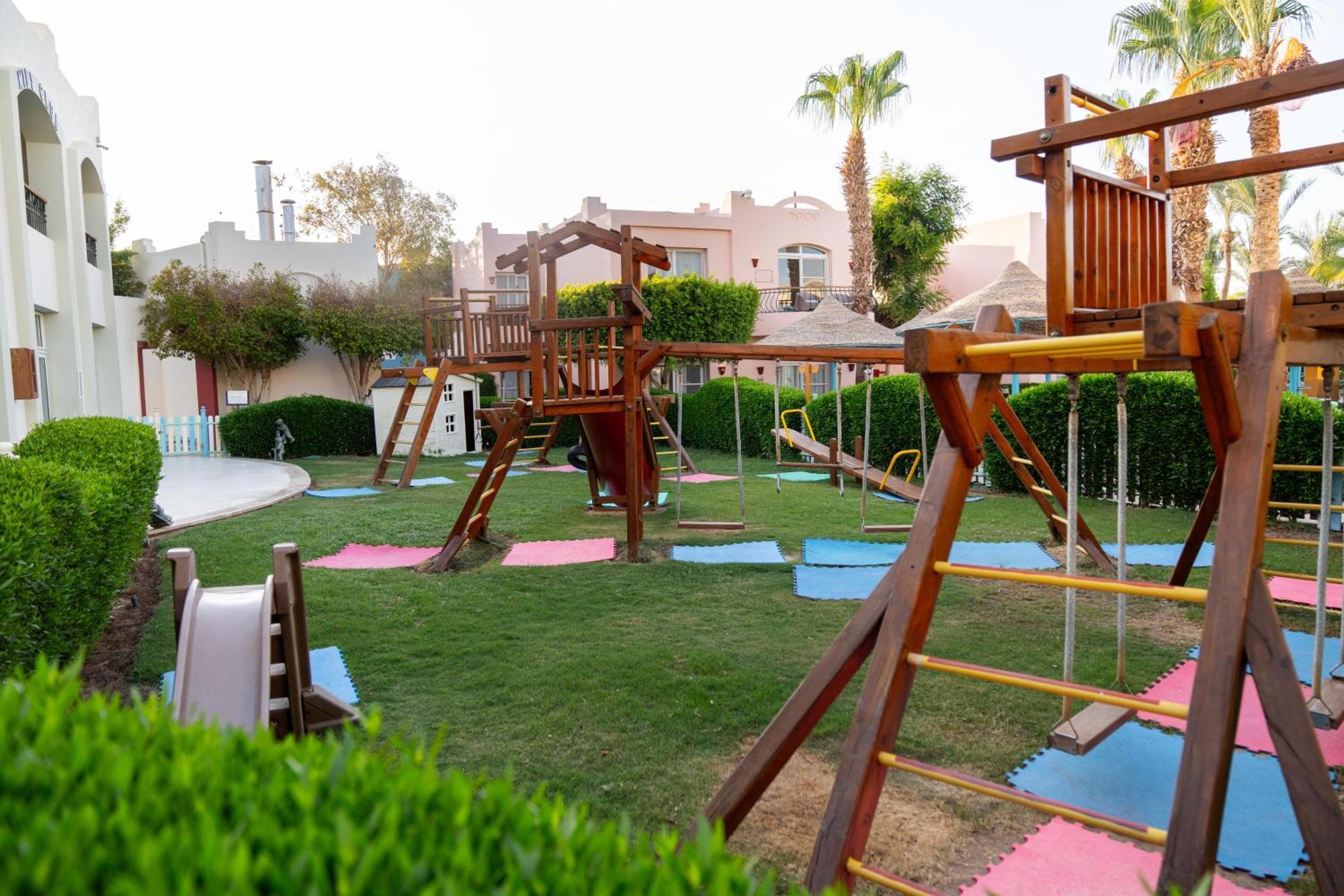 โรงแรมเซียรา ชาร์มเอลชีค ภายนอก รูปภาพ Playground at the resort